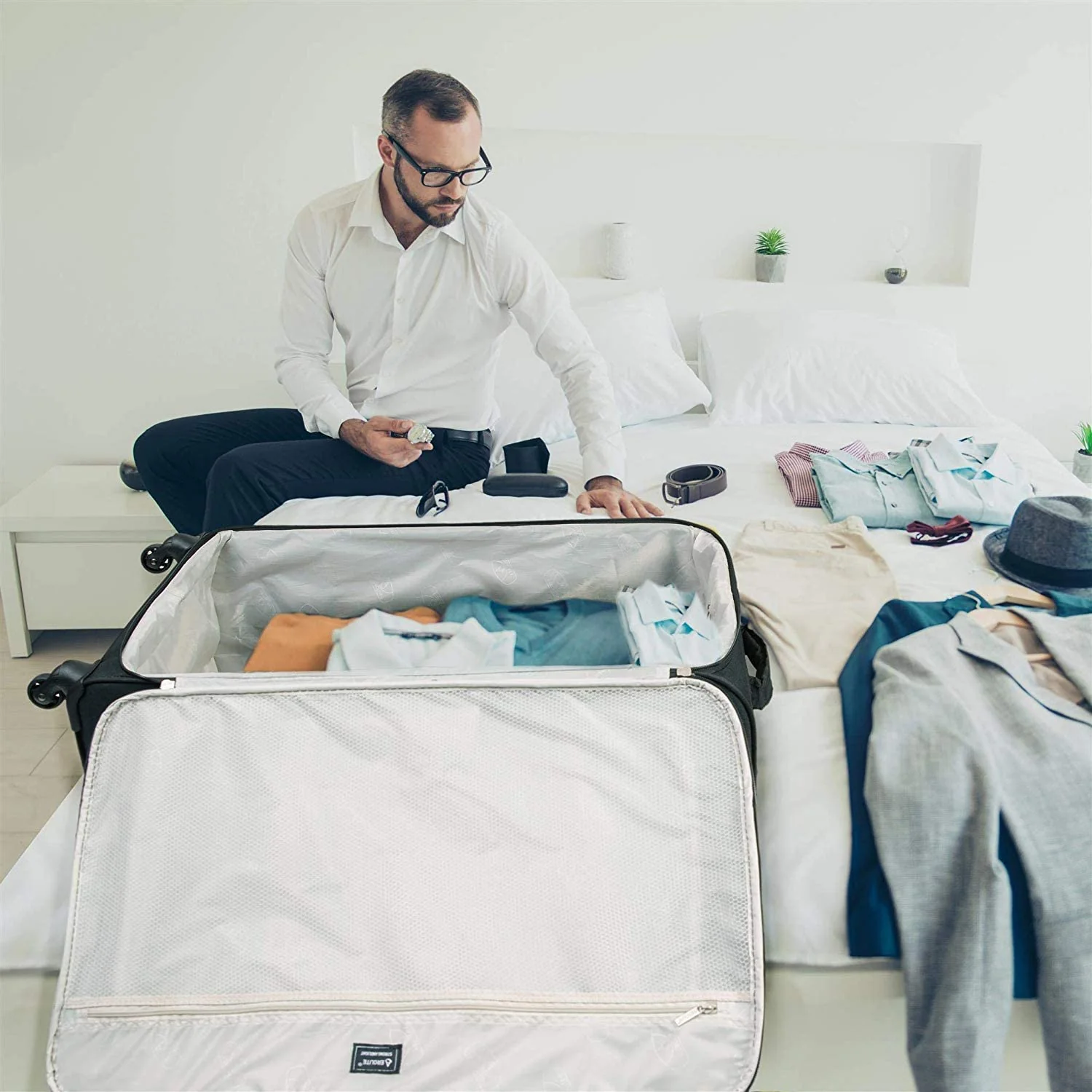 Aerolite 30" Super Lightweight Soft Shell Large Checked In Hold Luggage Suitcase with 8 Wheels, 108L Capacity - Image 12